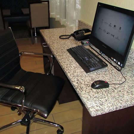 Hampton Inn Danville Bagian luar foto