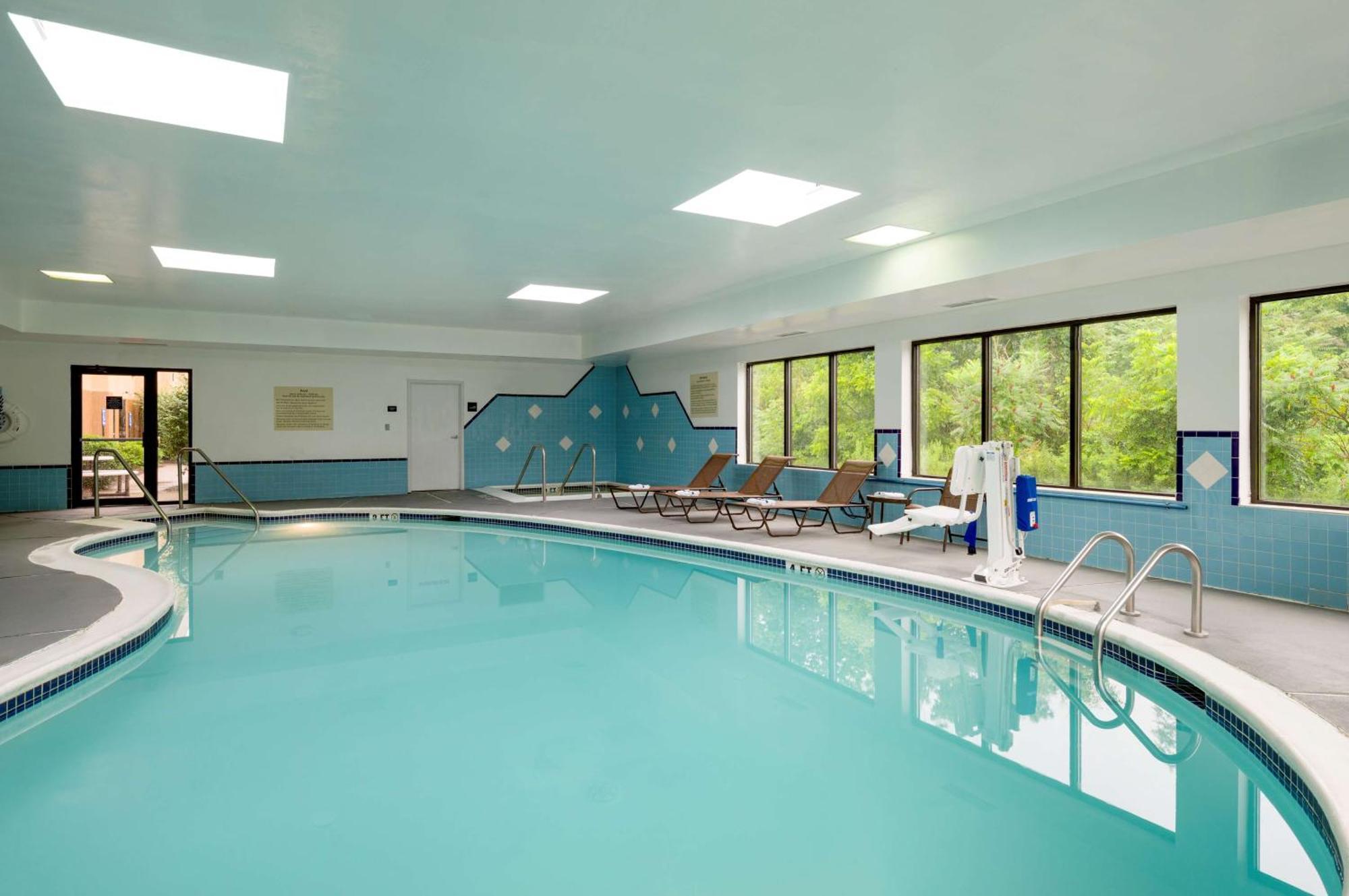 Hampton Inn Danville Bagian luar foto