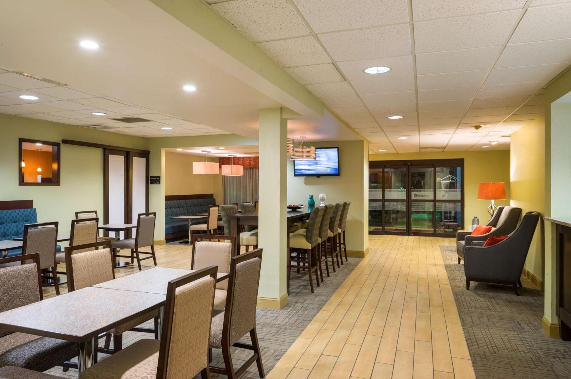 Hampton Inn Danville Bagian luar foto
