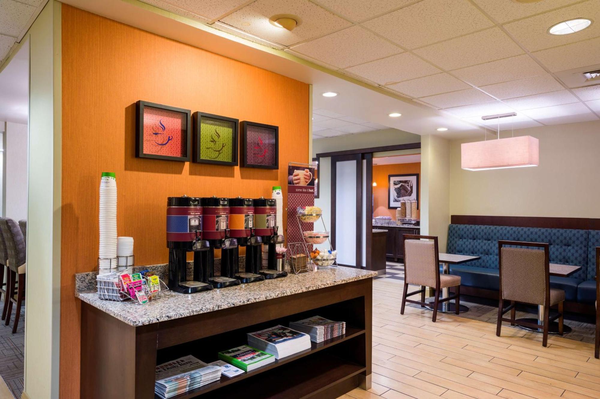 Hampton Inn Danville Bagian luar foto