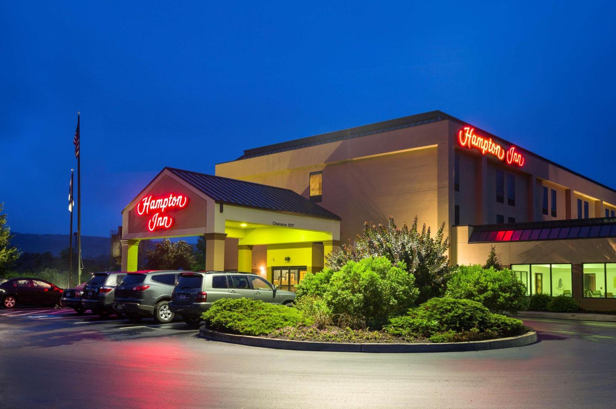Hampton Inn Danville Bagian luar foto
